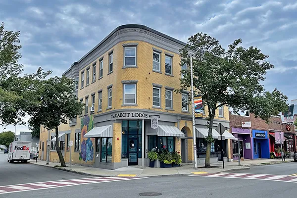 3 bed, 1 bath apartment for rent at 278 Cabot St Unit 3, Beverly — photo 11 of 14