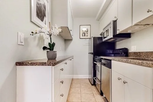 1 bed, 1 bath apartment for rent at 278 Clarendon St Unit 1, Back Bay — photo 8 of 13