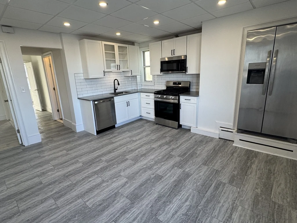 3 bed, 1 bath apartment for rent at 278 E Eagle Unit 3, East Boston — photo 1 of 12