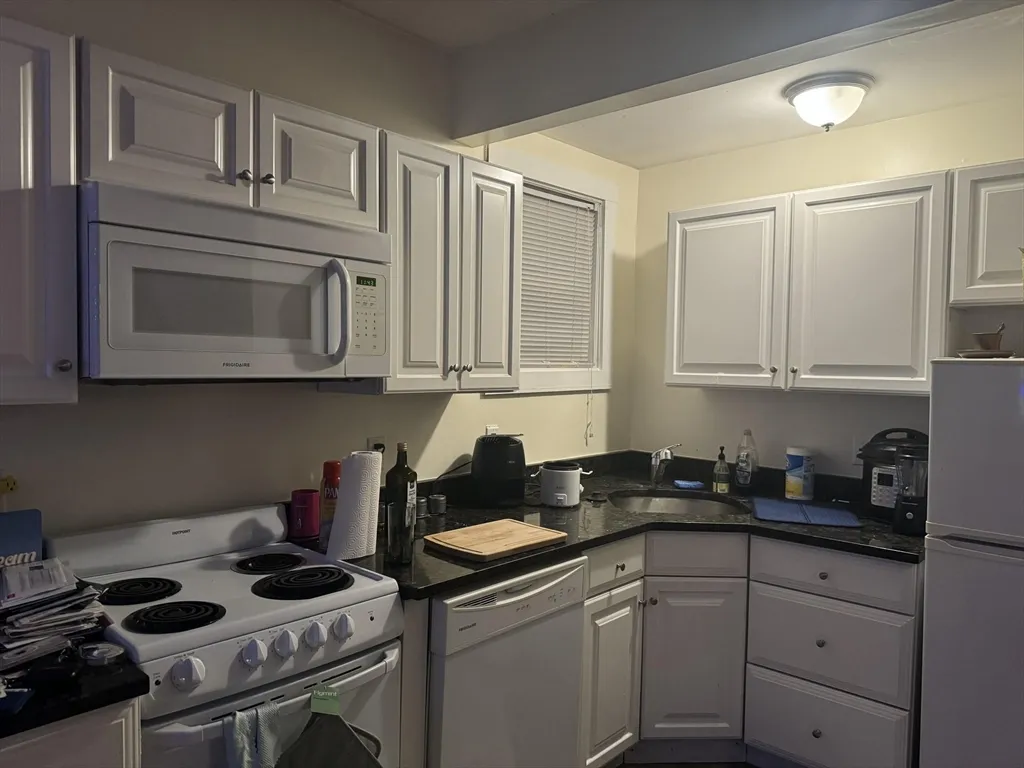 Studio bed, 1 bath apartment for rent at 278 Harvard St Unit 6, Mid-Cambridge
