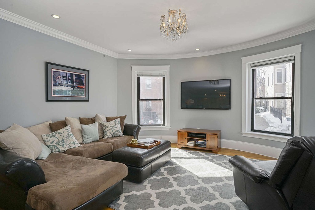 3 bed, 2 bath apartment for rent at 278 K St Unit 1, South Boston — photo 6 of 21