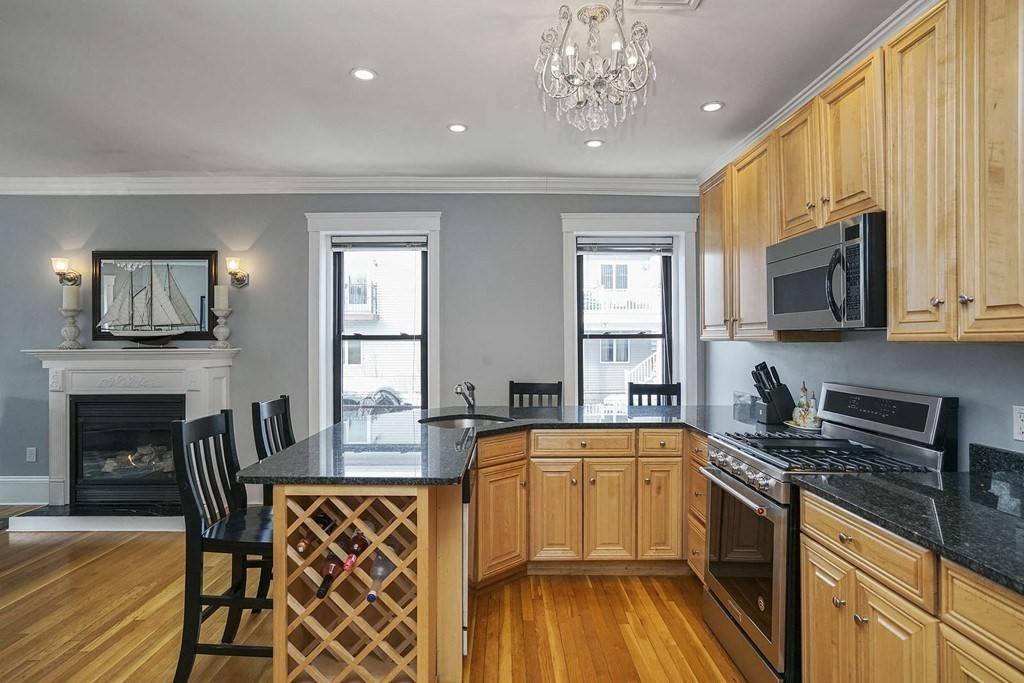 3 bed, 2 bath apartment for rent at 278 K St Unit 1, South Boston — photo 3 of 21