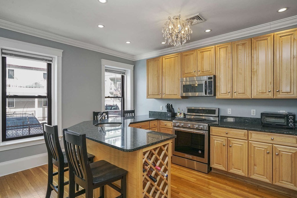 3 bed, 2 bath apartment for rent at 278 K St Unit 1, South Boston — photo 2 of 21