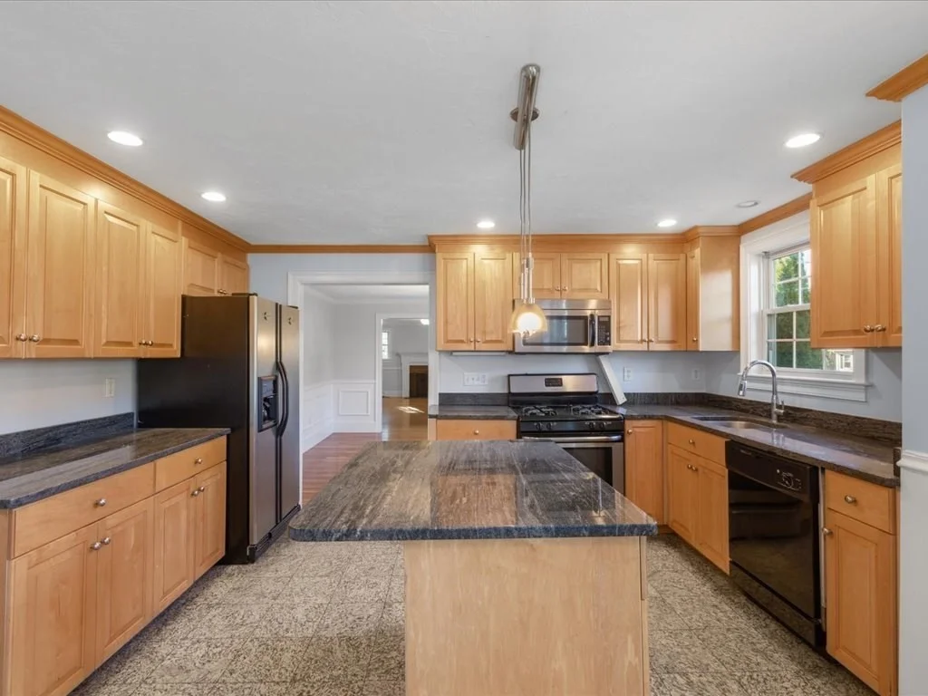 4 bed, 3 bath apartment for rent at 278 Mechanic St, Canton — photo 6 of 24