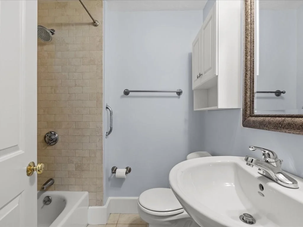 4 bed, 3 bath apartment for rent at 278 Mechanic St, Canton — photo 16 of 24