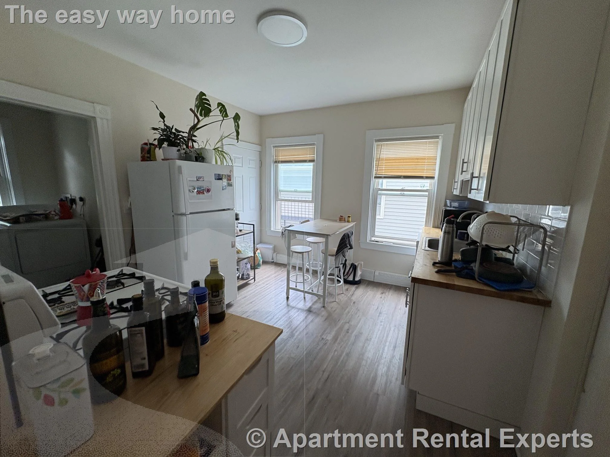 3 bed, 1 bath apartment for rent at 278 Washington St Unit 2, Central Square — photo 6 of 9