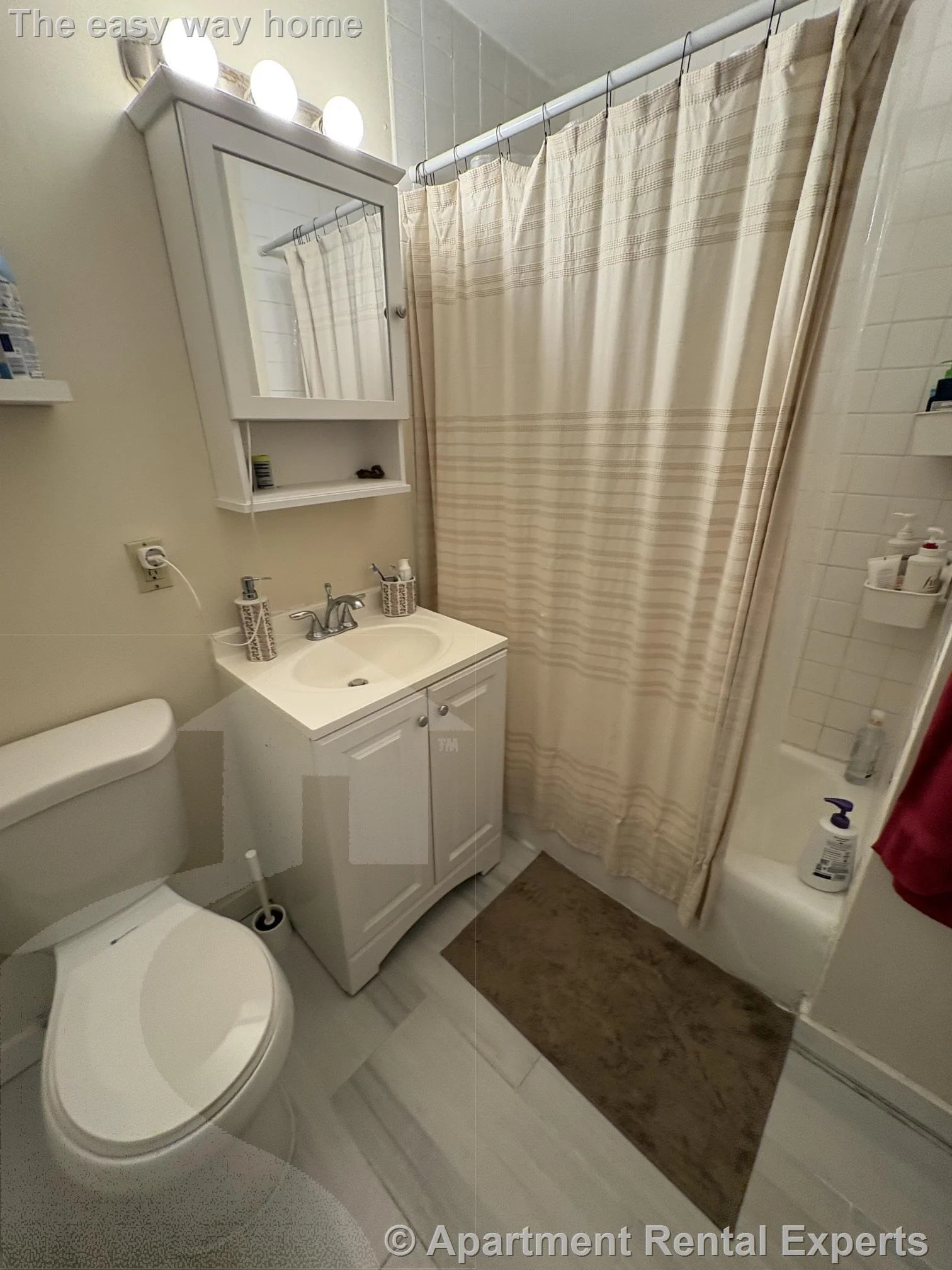 3 bed, 1 bath apartment for rent at 278 Washington St Unit 2, Central Square — photo 3 of 9