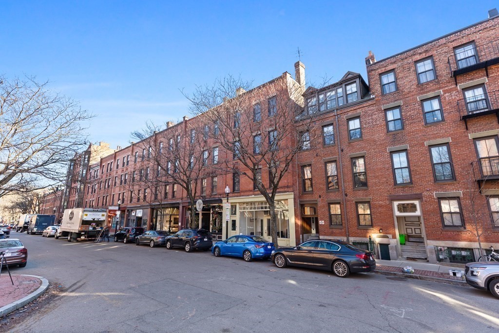 3 bed, 1 bath apartment for rent at 278A Shawmut Ave Unit 3, South End — photo 2 of 27