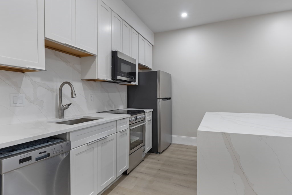 3 bed, 1 bath apartment for rent at 278A Shawmut Ave Unit 3, South End — photo 9 of 27