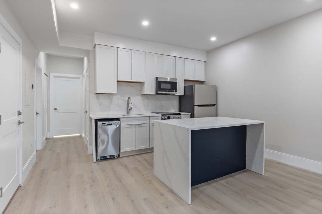 3 bed, 1 bath apartment for rent at 278A Shawmut Ave Unit 3, South End — photo 6 of 27