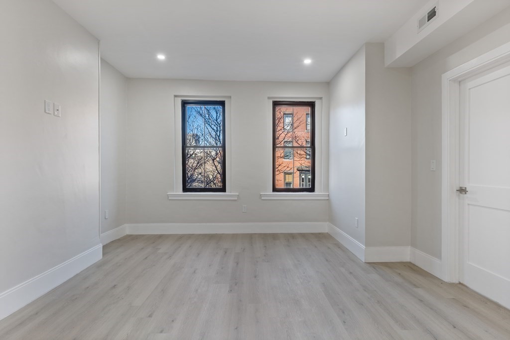 3 bed, 1 bath apartment for rent at 278A Shawmut Ave Unit 3, South End — photo 11 of 27