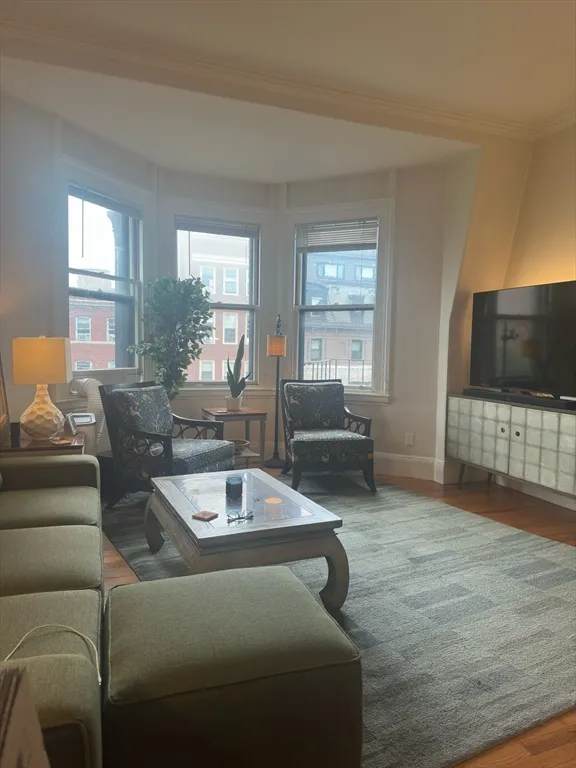 1 bed, 1 bath apartment for rent at 279 Beacon St Unit 9, Back Bay