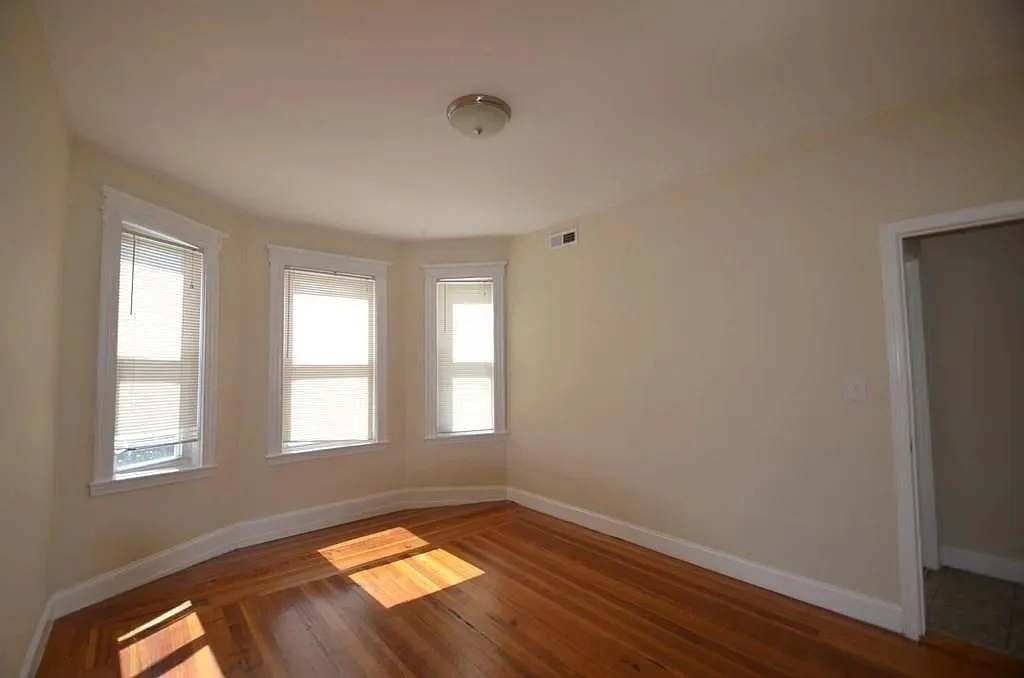 3 bed, 1 bath apartment for rent at 279 Broadway St Unit 2F, Central Square — photo 4 of 9