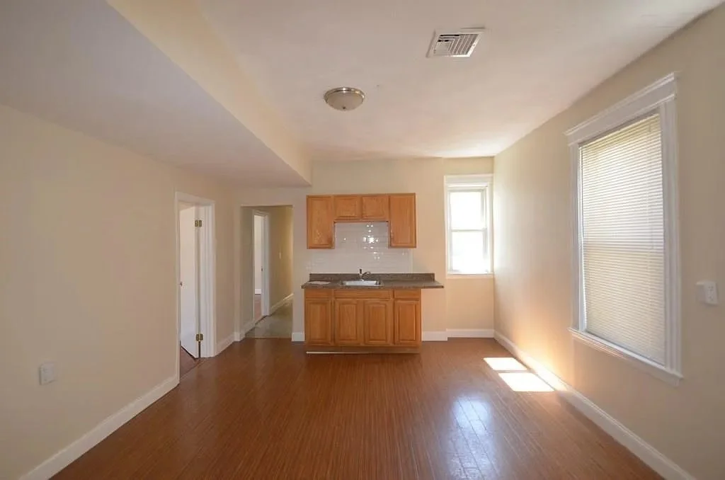 3 bed, 1 bath apartment for rent at 279 Broadway St Unit 2F, Central Square