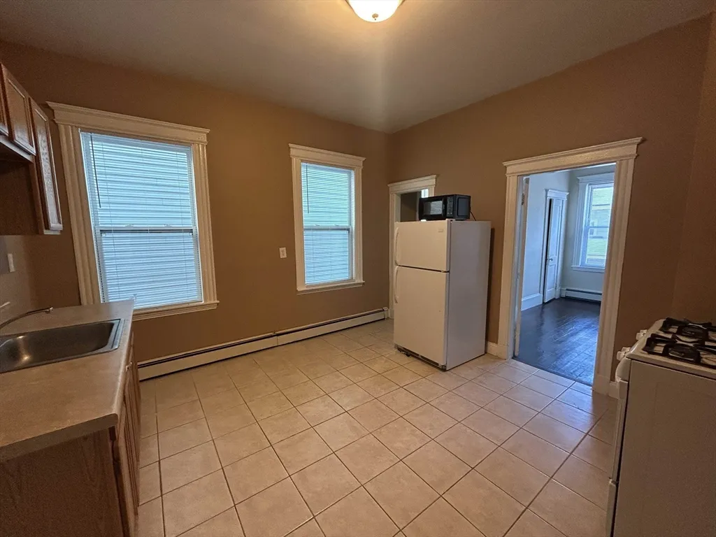 2 bed, 1 bath apartment for rent at 279 Broadway Unit 1, The Port — photo 5 of 7