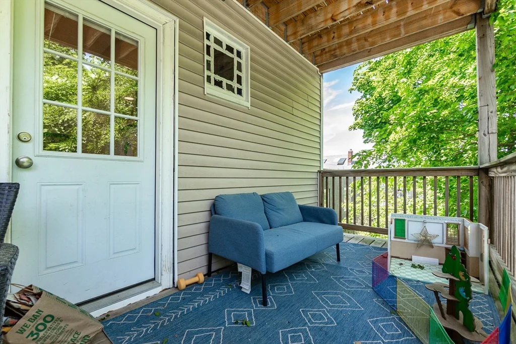 4 bed, 2 bath apartment for rent at 279 Concord Ave Unit 2, Neighborhood Nine — photo 6 of 30