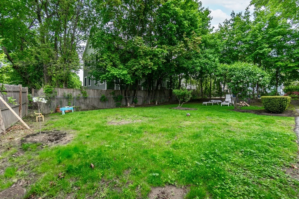 4 bed, 2 bath apartment for rent at 279 Concord Ave Unit 2, Neighborhood Nine — photo 4 of 30