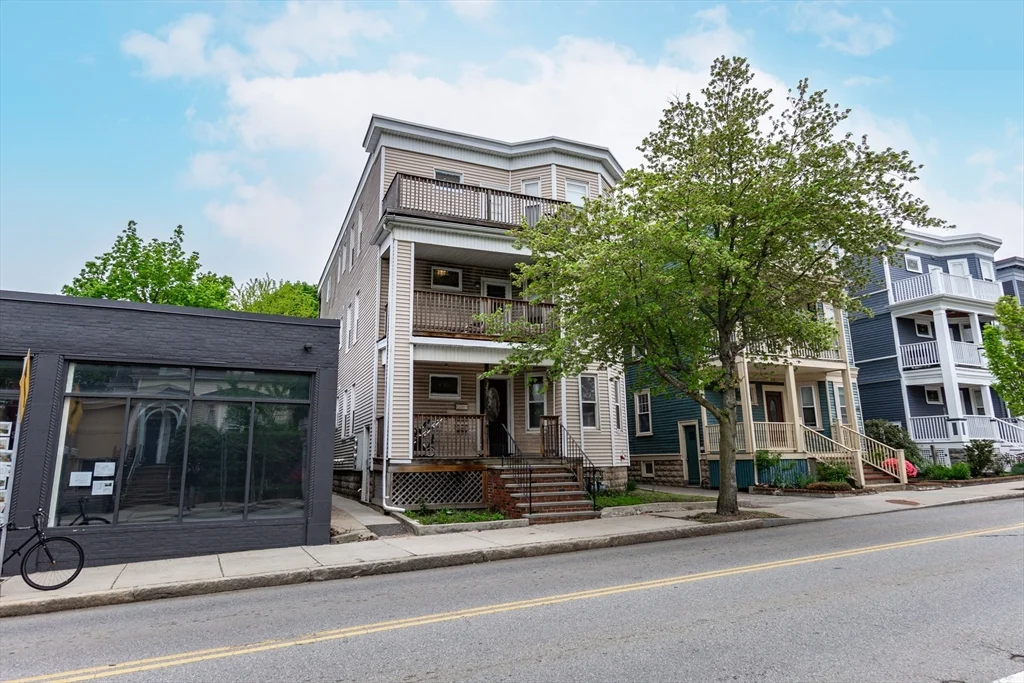 4 bed, 2 bath apartment for rent at 279 Concord Ave Unit 2, Neighborhood Nine — photo 1 of 30
