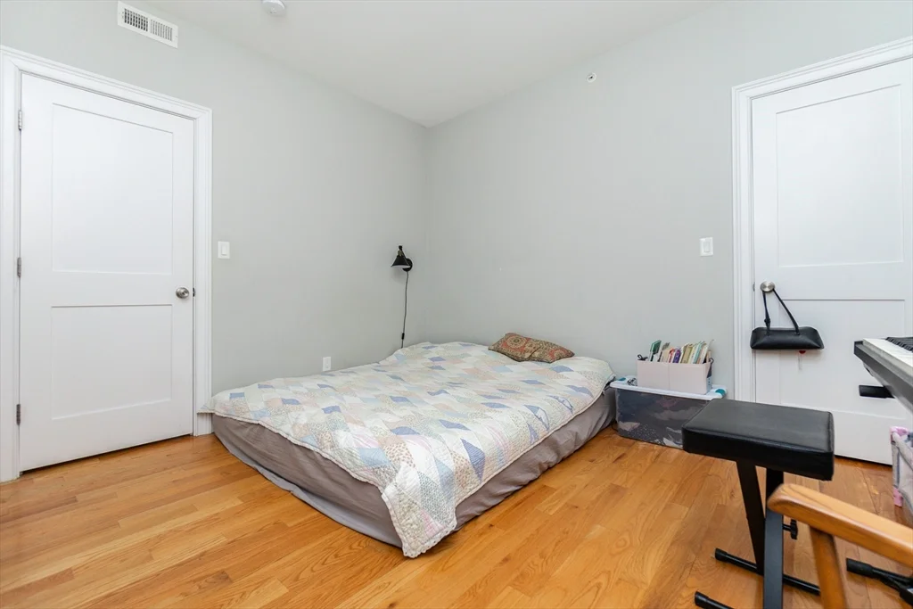 4 bed, 2 bath apartment for rent at 279 Concord Ave Unit 2, Neighborhood Nine — photo 13 of 30