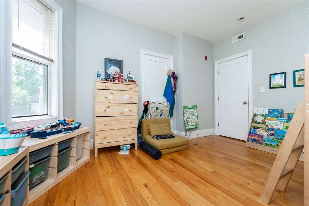 4 bed, 2 bath apartment for rent at 279 Concord Ave Unit 2, Neighborhood Nine — photo 17 of 30