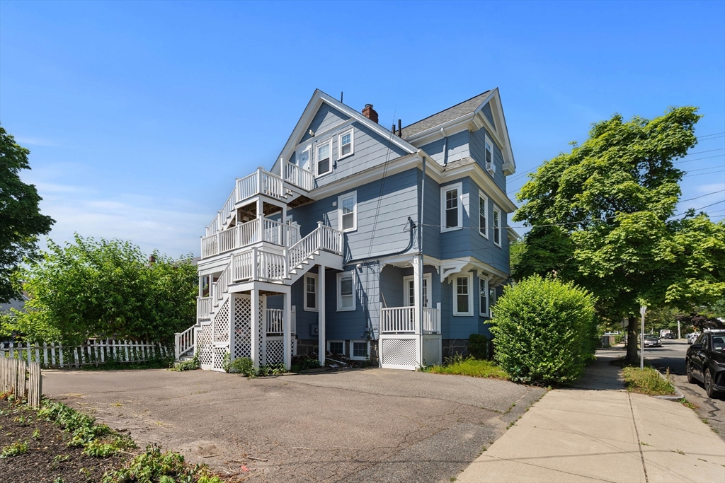4 bed, 2 bath apartment for rent at 279 E Squantum St Unit 1, North Quincy — photo 14 of 15
