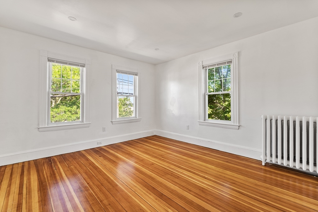 4 bed, 2 bath apartment for rent at 279 E Squantum St Unit 1, North Quincy — photo 10 of 15