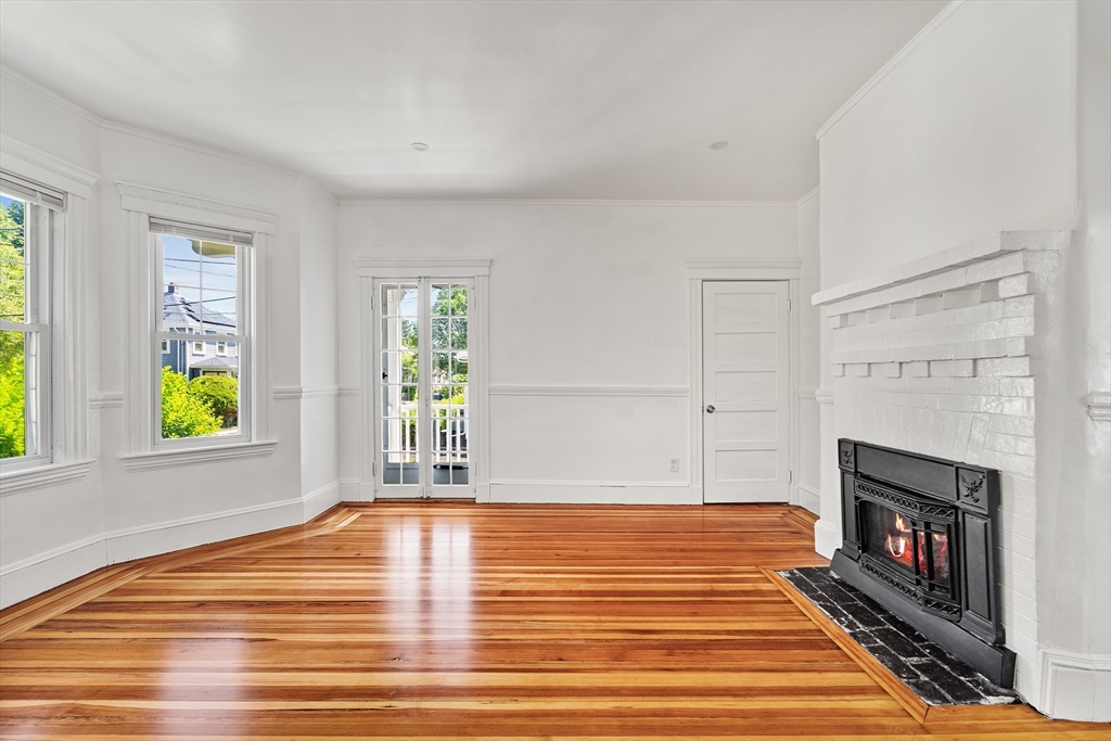 4 bed, 2 bath apartment for rent at 279 E Squantum St Unit 1, North Quincy — photo 3 of 15