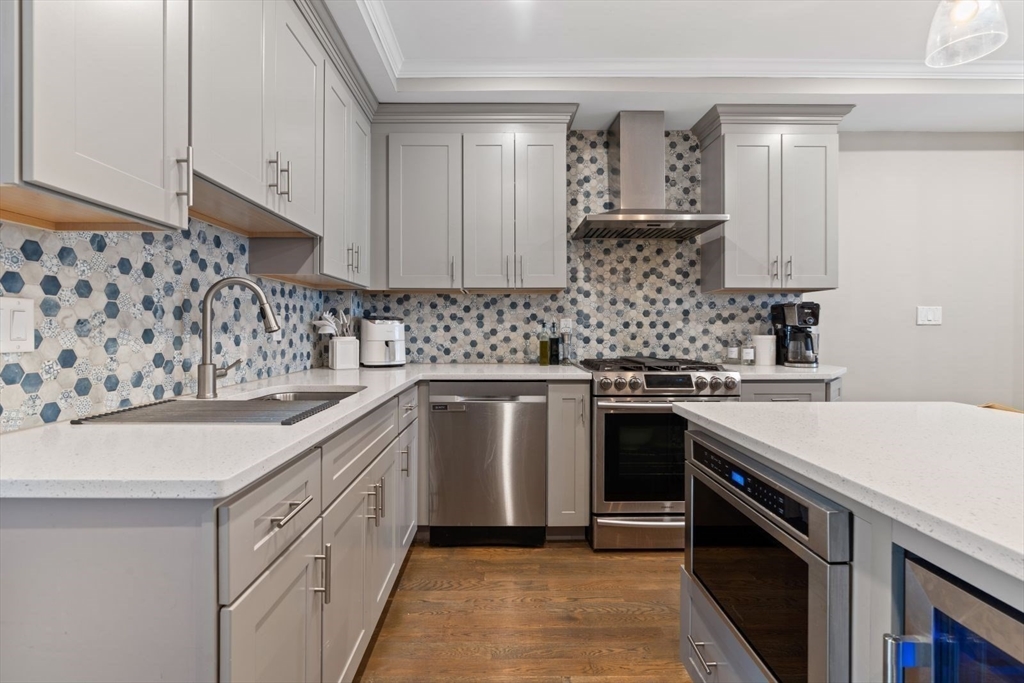 4 bed, 3 bath apartment for rent at 279 Gold St Unit 1, South Boston — photo 1 of 29