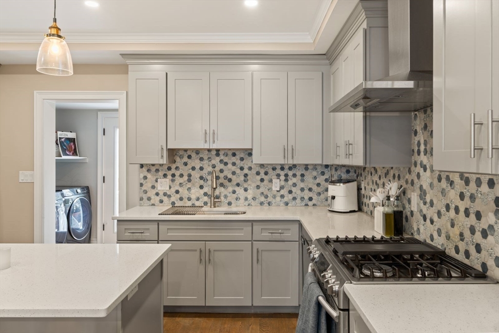 4 bed, 3 bath apartment for rent at 279 Gold St Unit 1, South Boston — photo 3 of 29