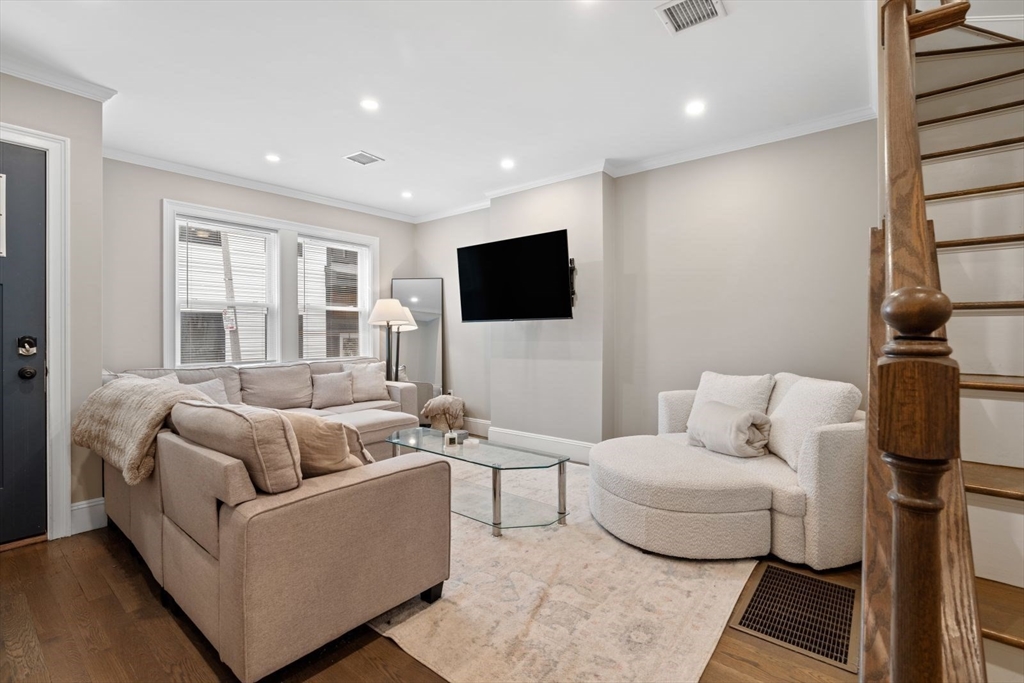 4 bed, 3 bath apartment for rent at 279 Gold St Unit 1, South Boston — photo 6 of 29
