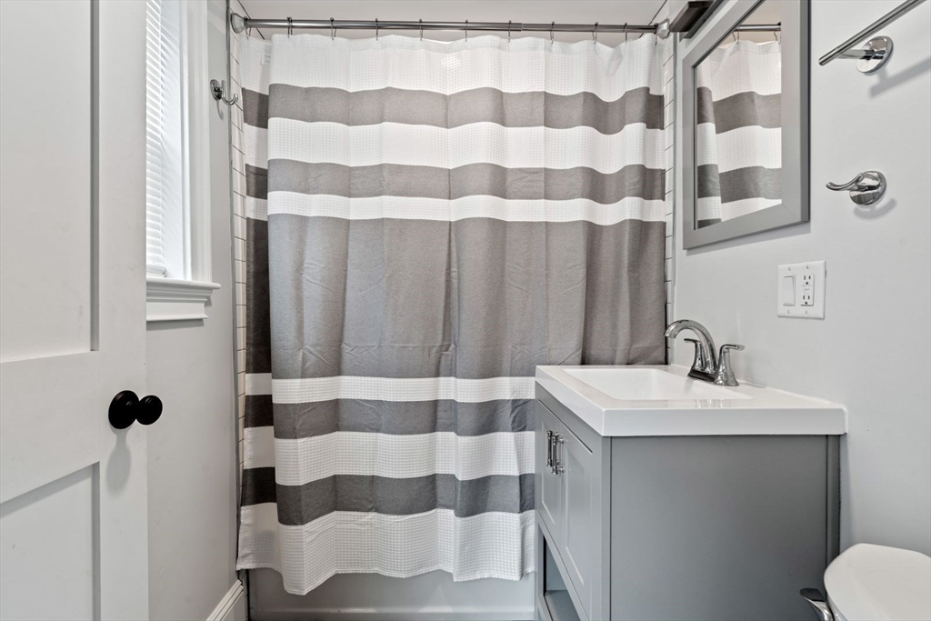 4 bed, 3 bath apartment for rent at 279 Gold St Unit 1, South Boston — photo 12 of 29