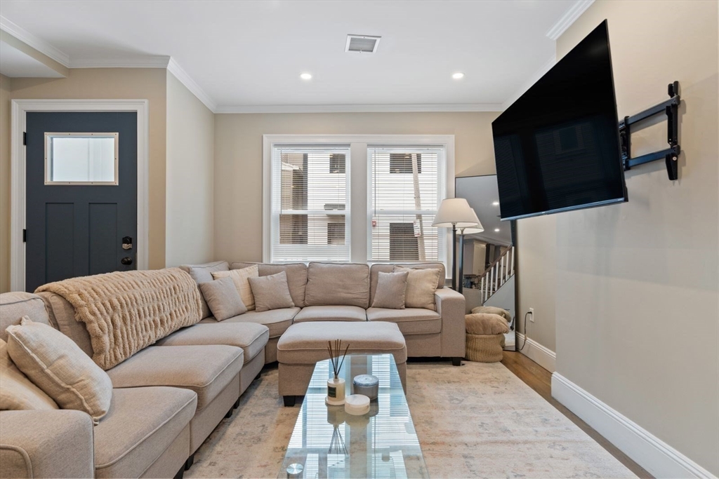 4 bed, 3 bath apartment for rent at 279 Gold St Unit 1, South Boston — photo 10 of 29