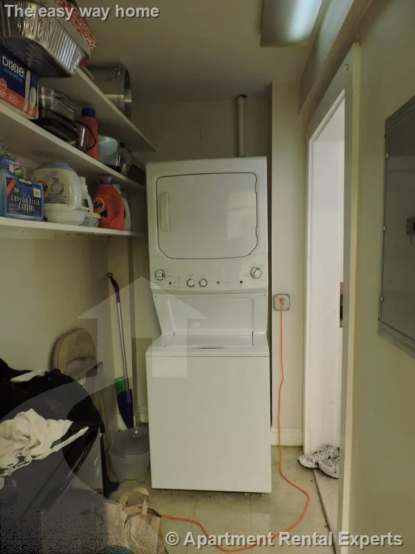 3 bed, 1 bath apartment for rent at 279 Pearl St Unit 1R, Cambridgeport — photo 8 of 11