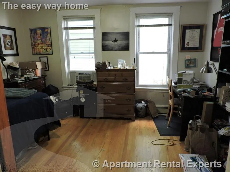 3 bed, 1 bath apartment for rent at 279 Pearl St Unit 1R, Cambridgeport — photo 2 of 11