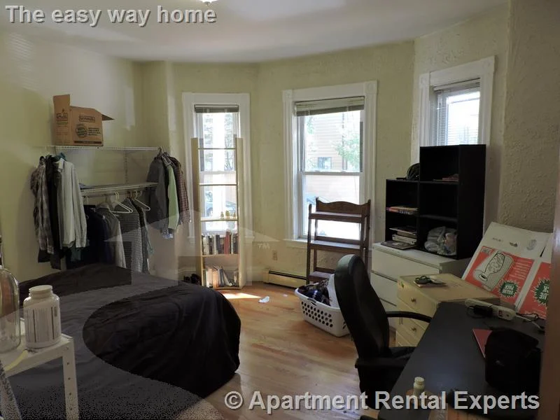 3 bed, 1 bath apartment for rent at 279 Pearl St Unit 1R, Cambridgeport — photo 1 of 11