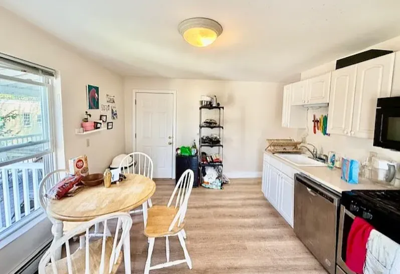 3 bed, 1 bath apartment for rent at 279 Pearl St Unit 3a, Cambridgeport — photo 6 of 20