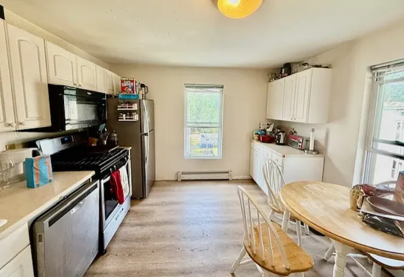 3 bed, 1 bath apartment for rent at 279 Pearl St Unit 3a, Cambridgeport — photo 3 of 20