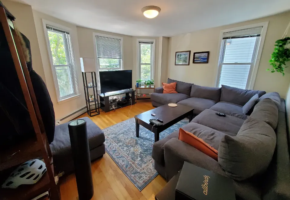 3 bed, 1 bath apartment for rent at 279 Pearl St Unit 3a, Cambridgeport — photo 2 of 20