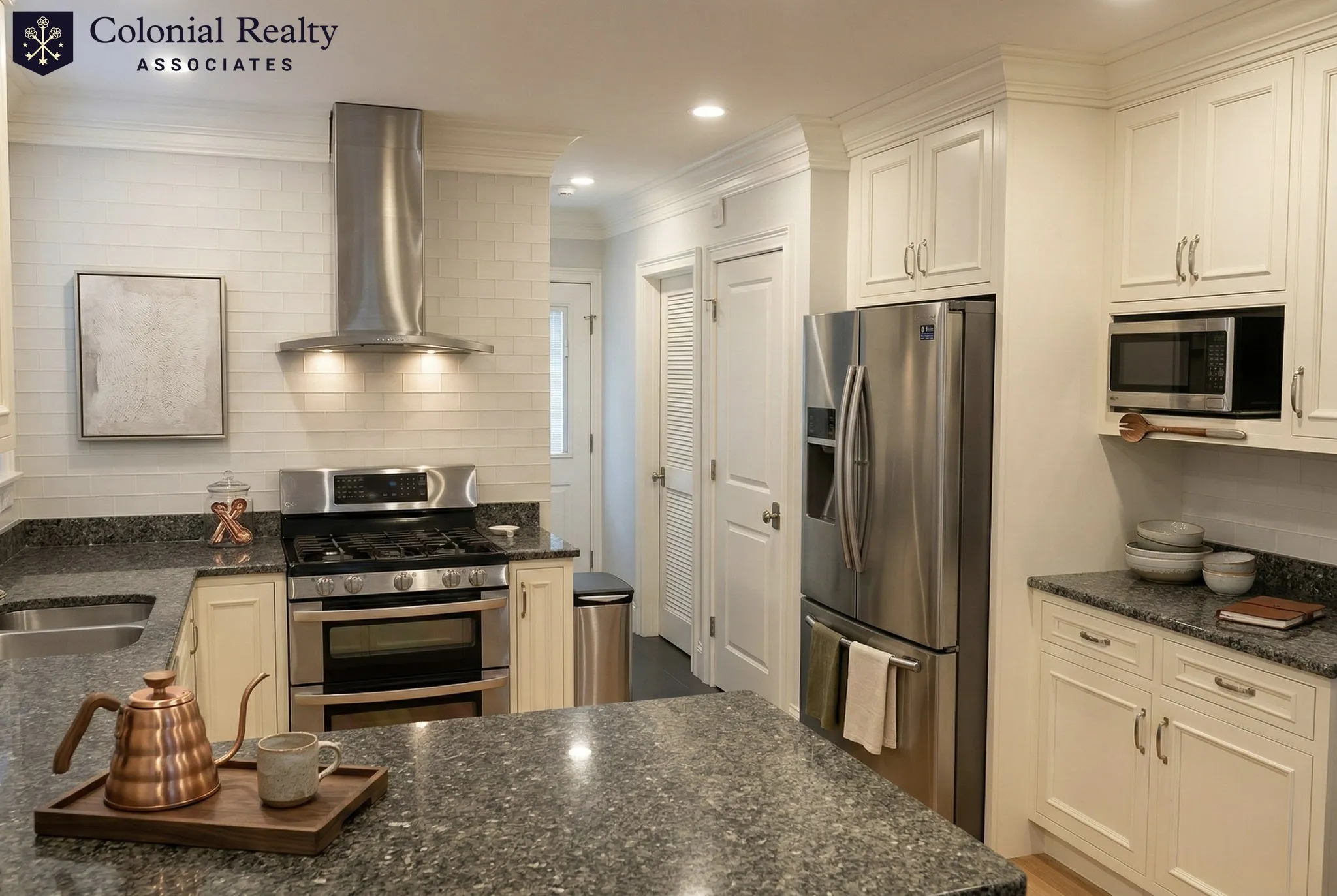 4 bed, 2.5 bath apartment for rent at 279 Walnut St Unit 2, High Street Hill — photo 3 of 12
