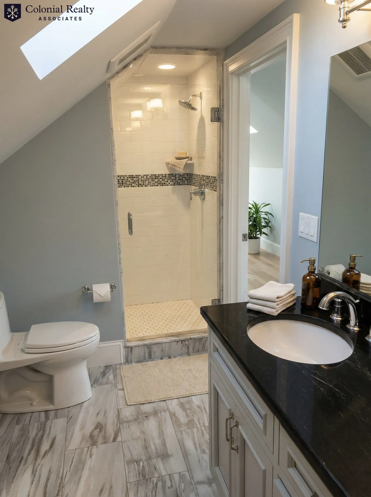 4 bed, 2.5 bath apartment for rent at 279 Walnut St Unit 2, High Street Hill — photo 7 of 12