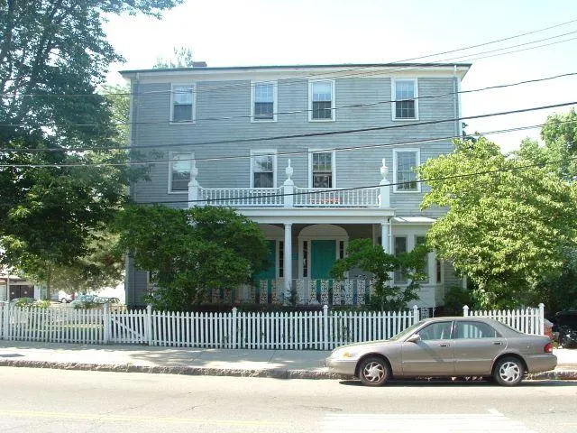 1.5 bed, 1 bath apartment for rent at 279 Washington St Unit 2, Ward Two — photo 8 of 11
