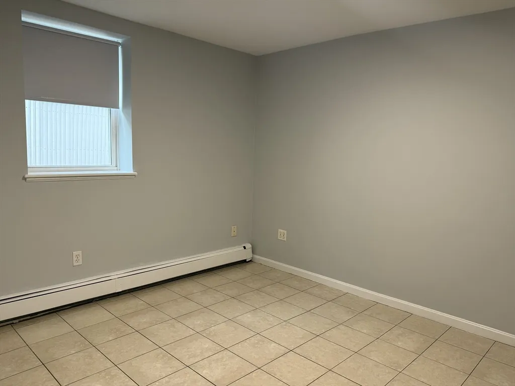 2 bed, 1 bath apartment for rent at 279 West Fellsway Unit 1, Medford — photo 6 of 9