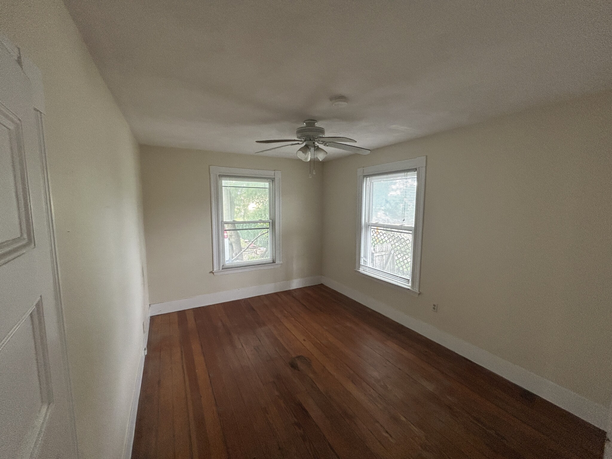 4 bed, 1 bath apartment for rent at 27R Albion St Unit 1, Powder House Square — photo 7 of 22