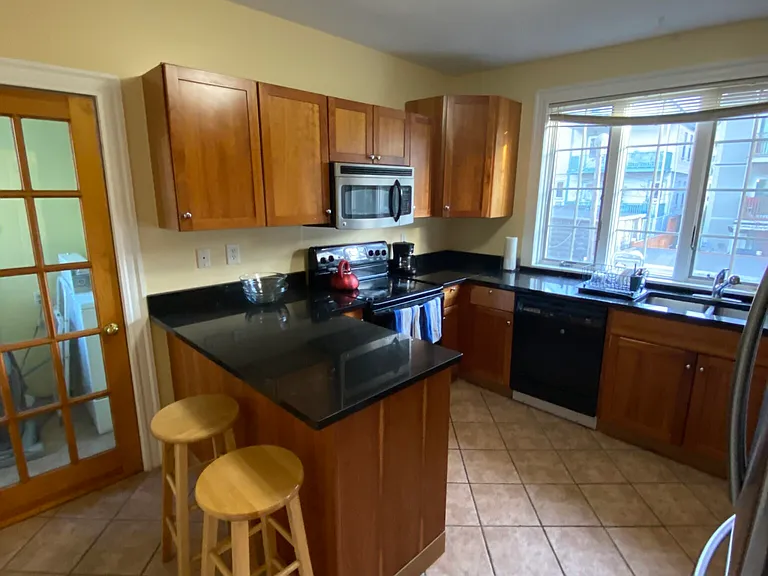 5 bed, 2 bath apartment for rent at 27R Albion St Unit 2, Powder House Square — photo 1 of 26