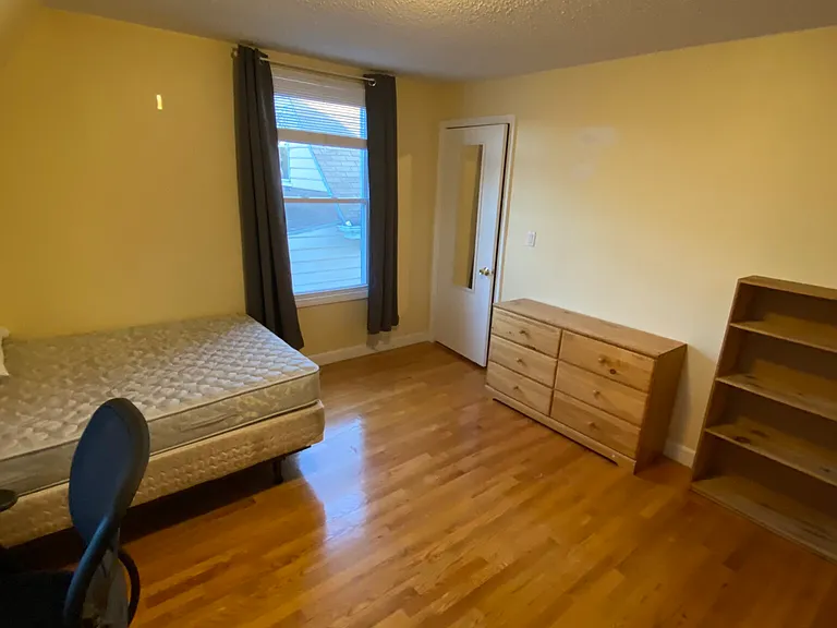 5 bed, 2 bath apartment for rent at 27R Albion St Unit 2, Powder House Square — photo 20 of 26