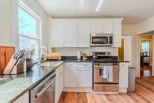 4 bed, 1 bath apartment for rent at 27R Albion Unit 1, Spring Hill — photo 10 of 36