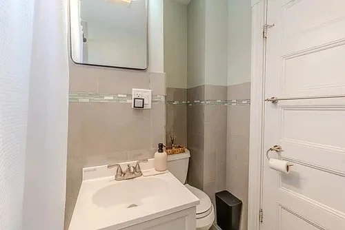 4 bed, 1 bath apartment for rent at 27R Albion Unit 1, Spring Hill — photo 20 of 36