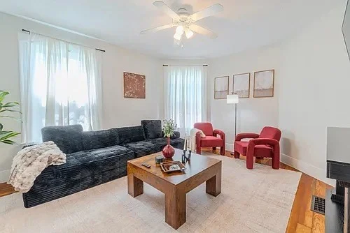 4 bed, 1 bath apartment for rent at 27R Albion Unit 1, Spring Hill — photo 4 of 36