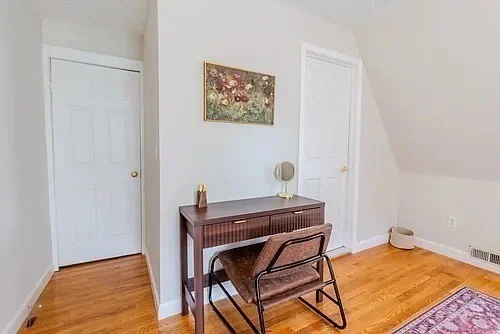 5 bed, 2 bath apartment for rent at 27R Albion Unit 2, Spring Hill — photo 41 of 42