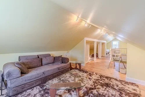5 bed, 2 bath apartment for rent at 27R Albion Unit 2, Spring Hill — photo 18 of 42
